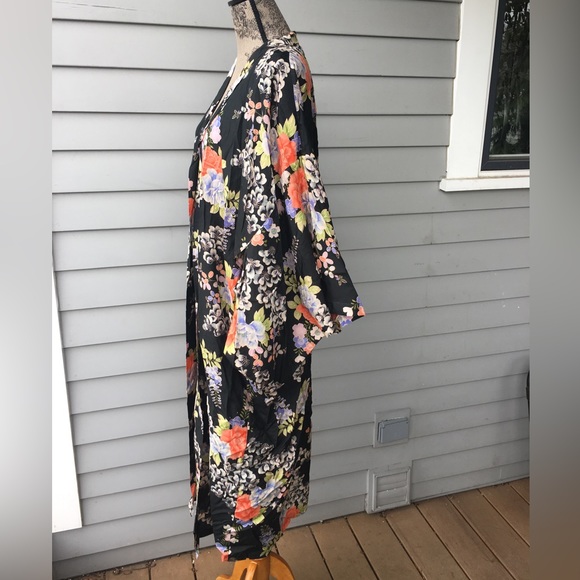 Black Floral Kimono or Duster - One Size Fits Most - Picture 8 of 10